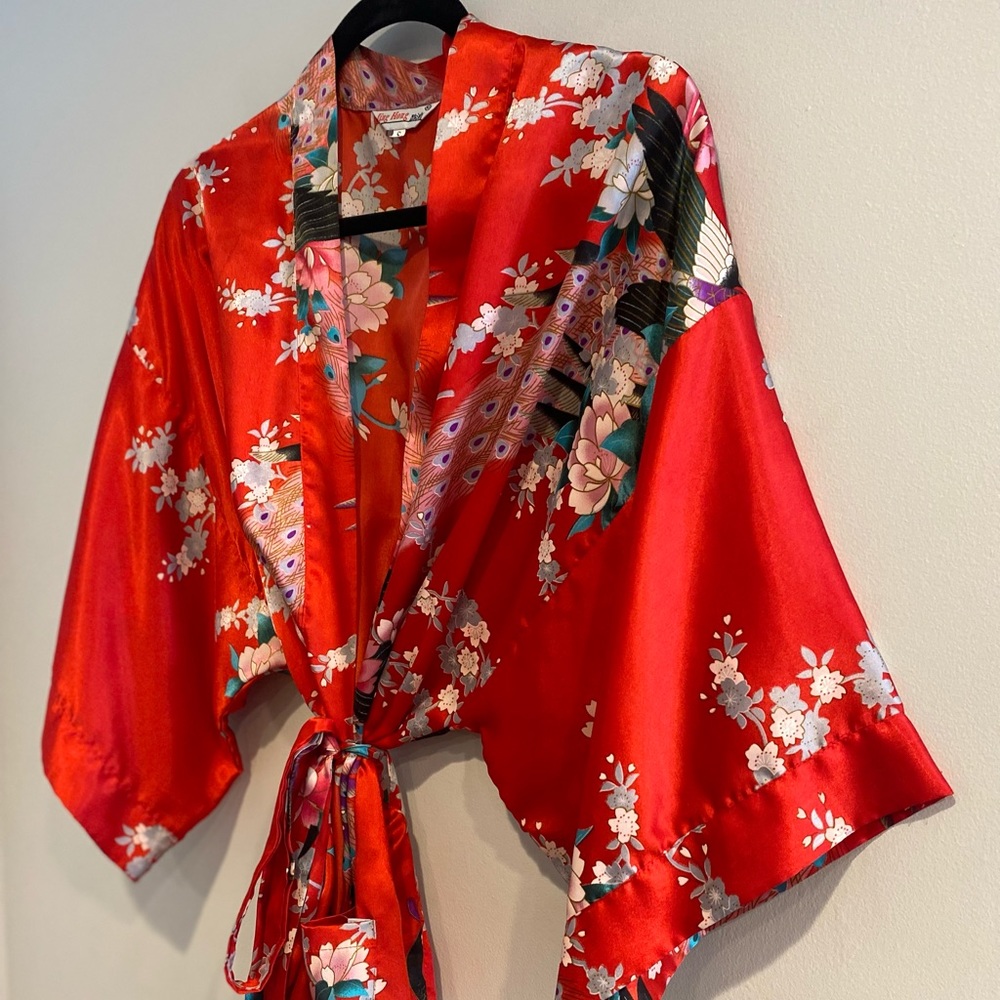 Red Peacock Print Silky Kimono Robe Bathrobe